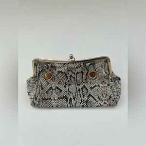 Vintage rattlesnake leather print clutch. Unbranded.